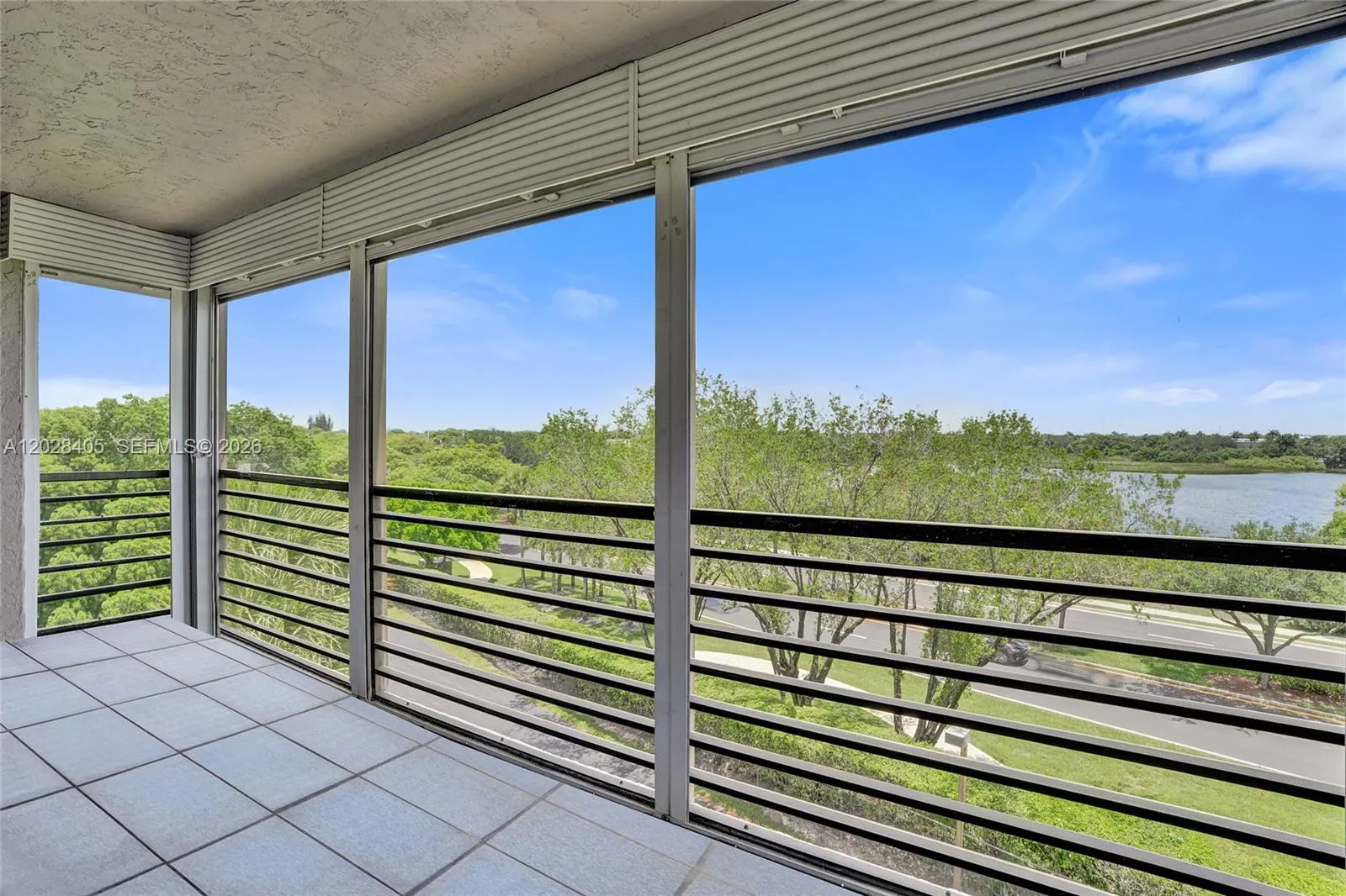 Screened Patio off kitchen