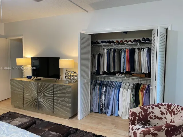 2nd closet in main bedroom