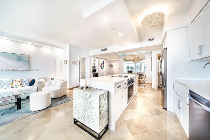 OPEN KITCHEN