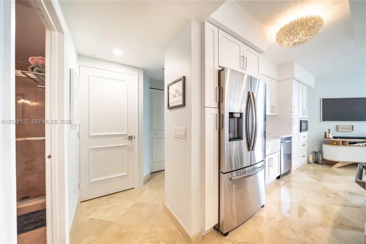 ENTRANCE TO THE SEOND BEDROOM