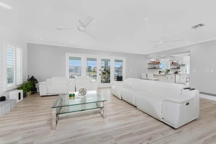 Family Room 4