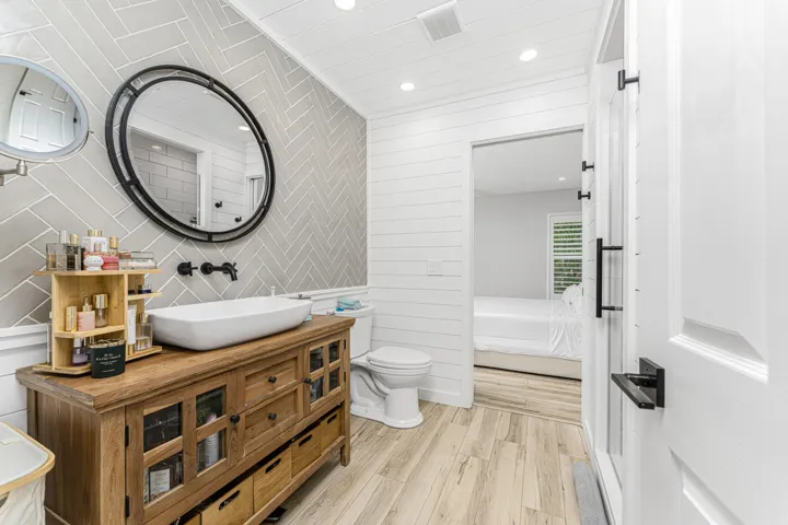 En-suite Guest Bathroom