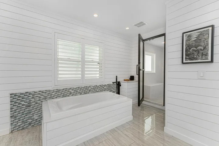Upstairs Master Bathroom Steam Room