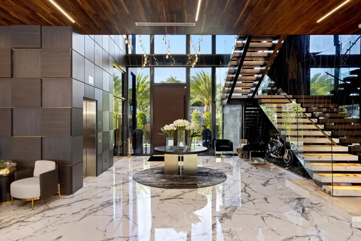 Foyer 1