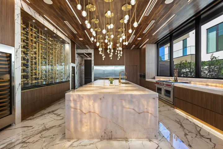 Kitchen 1