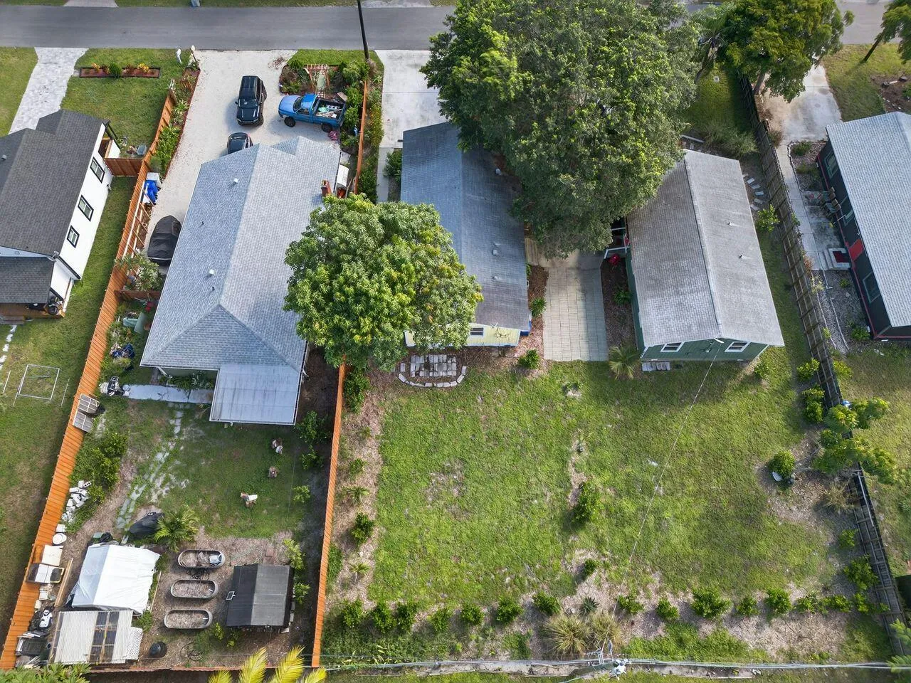 LOT ARIAL BACK YARD