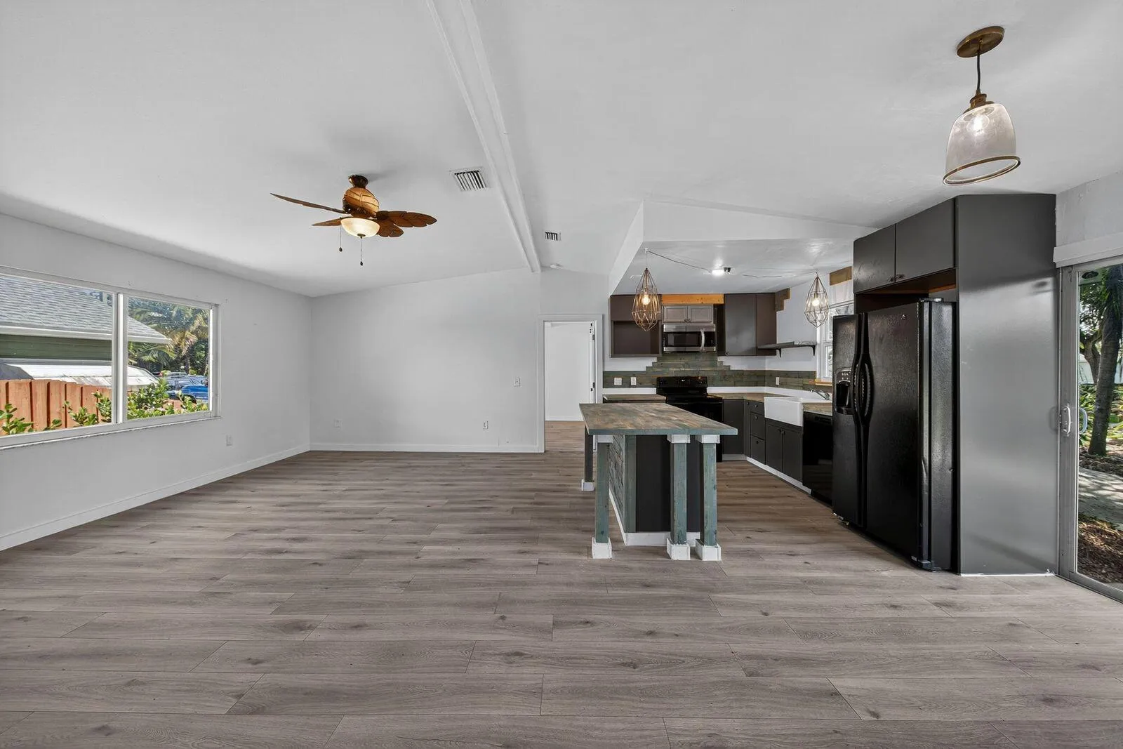 LIVING RM LONG