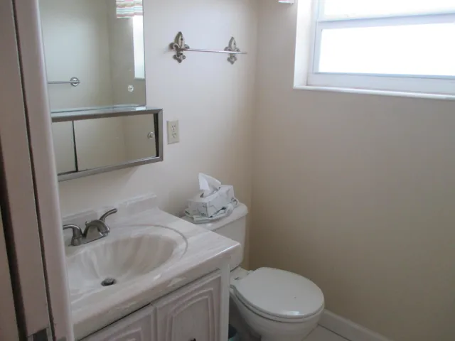 1/2 Bath