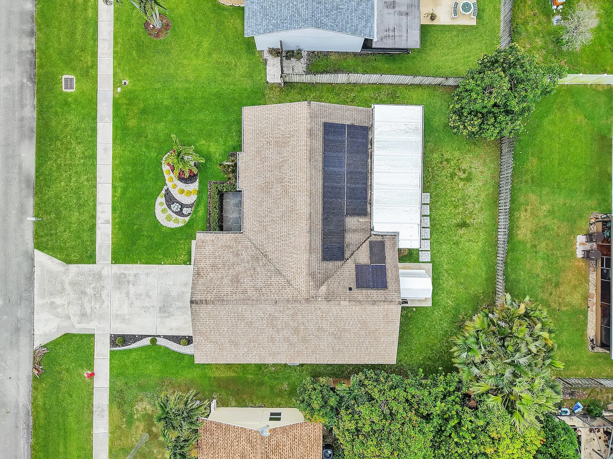 SOLAR PANELS & SHINGLE ROOF