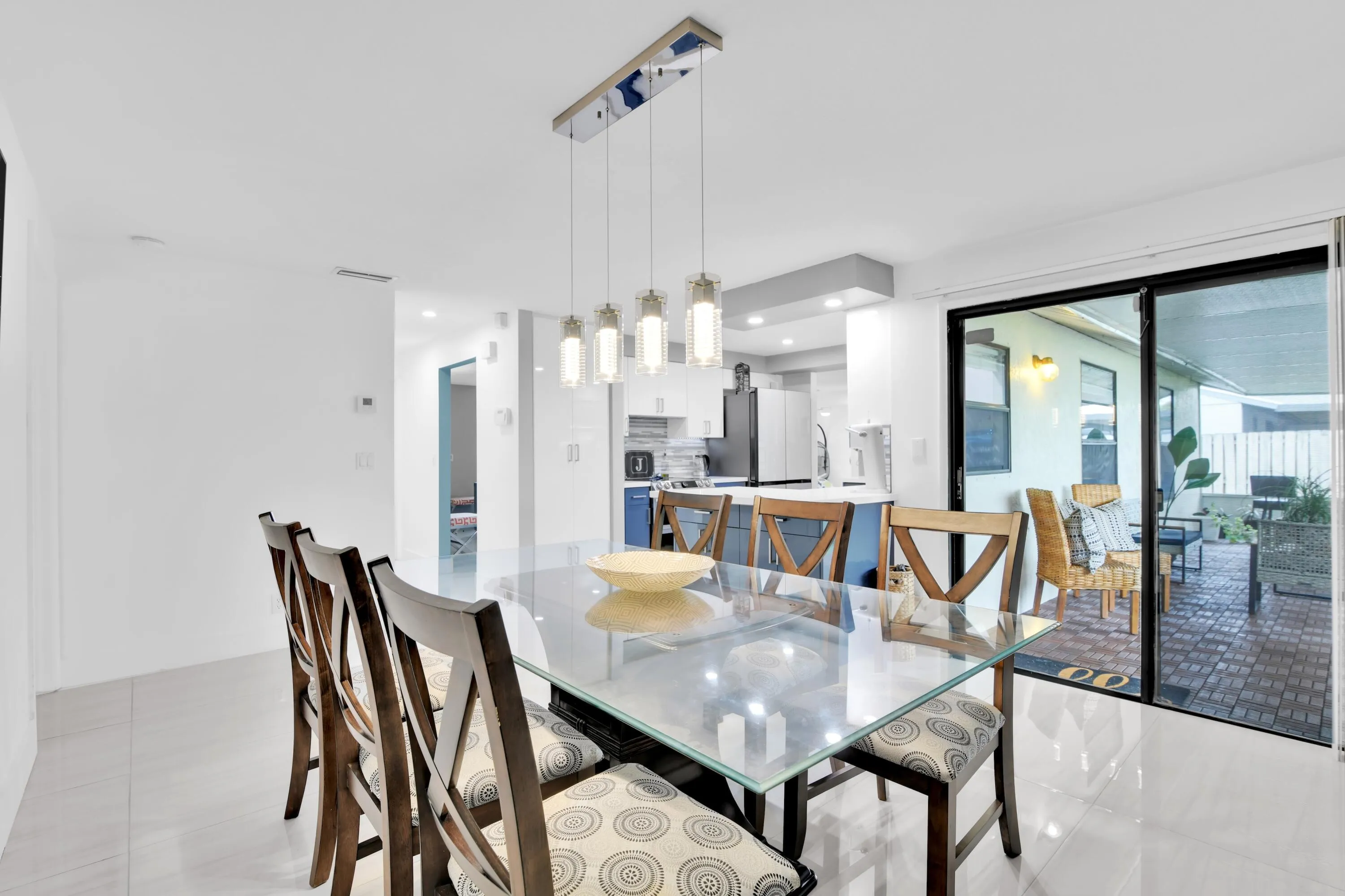 DINING OR FAMILY ROOM