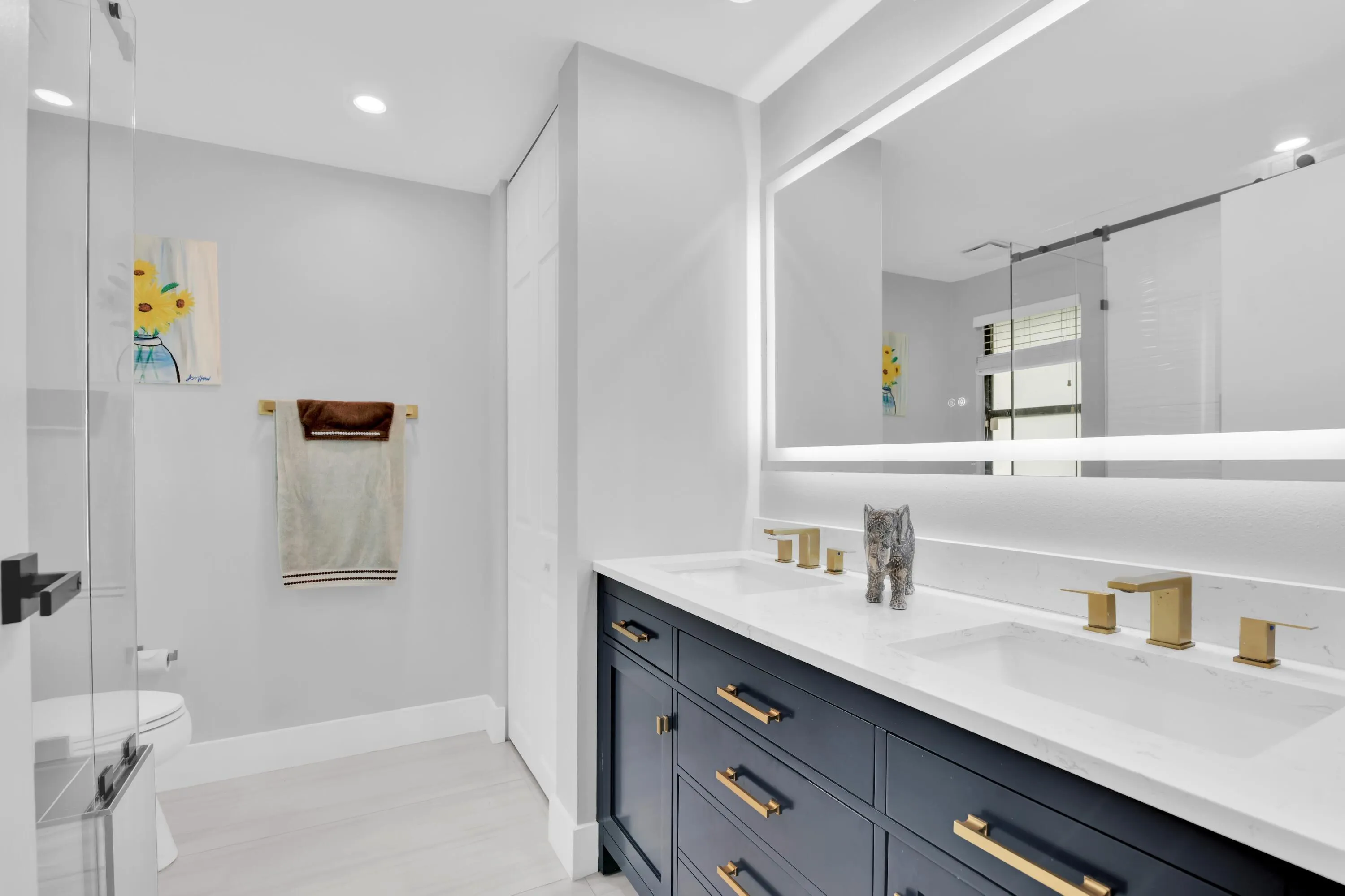 LINEN CLOSET IN MAIN BATHROOM