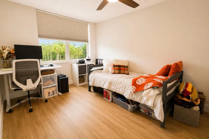 Second bedroom