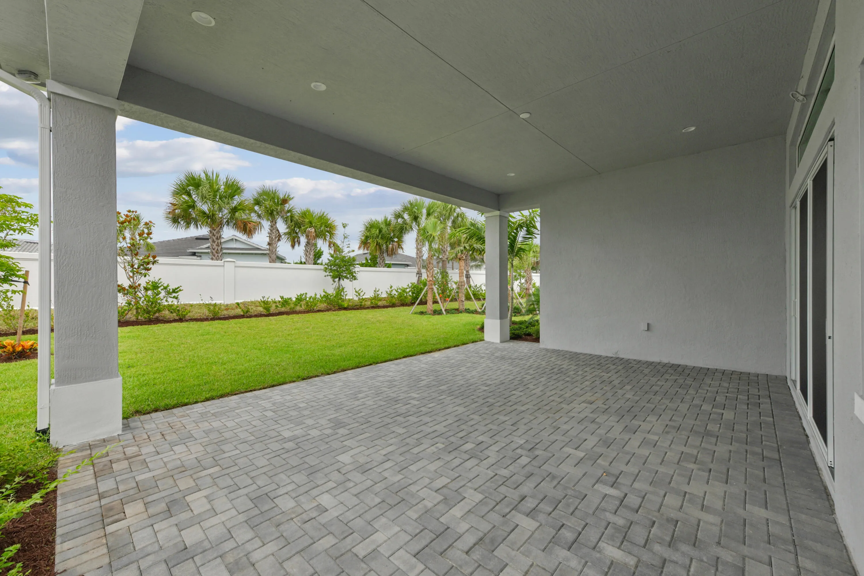 Expanded lanai - great for entertaining