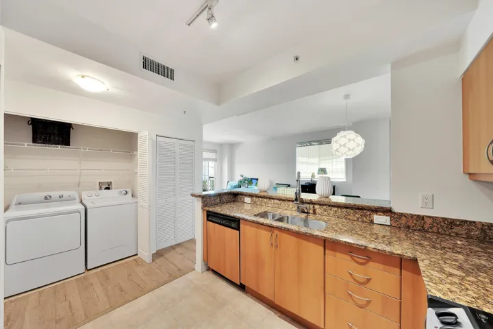10 Kitchen (4)