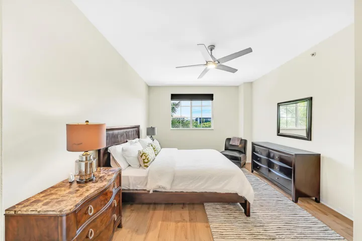19 Primary Bedroom