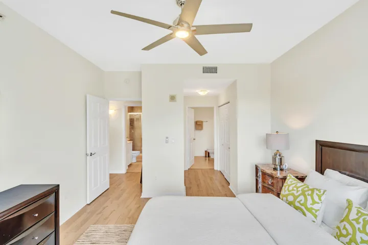 15 Primary Bedroom (3)