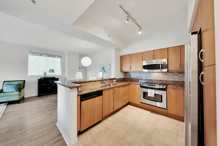 24 Kitchen