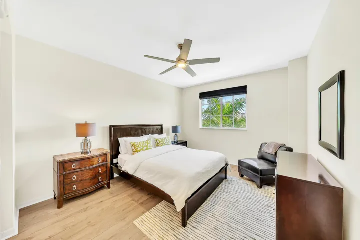 15 Primary Bedroom (1)
