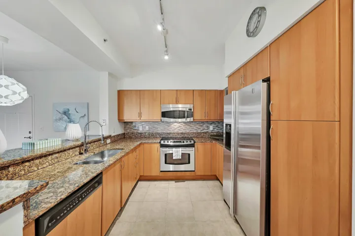 10 Kitchen (3)