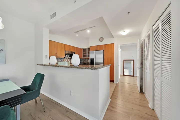 10 Kitchen (1)