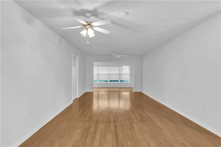Beautiful floors, pre occupancy