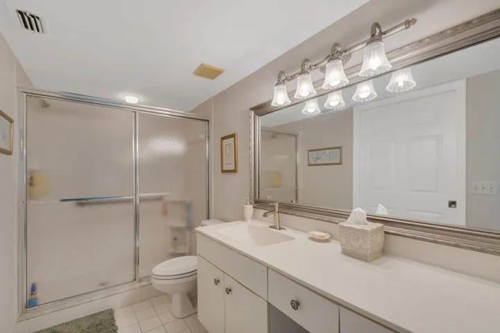 Main bath room
