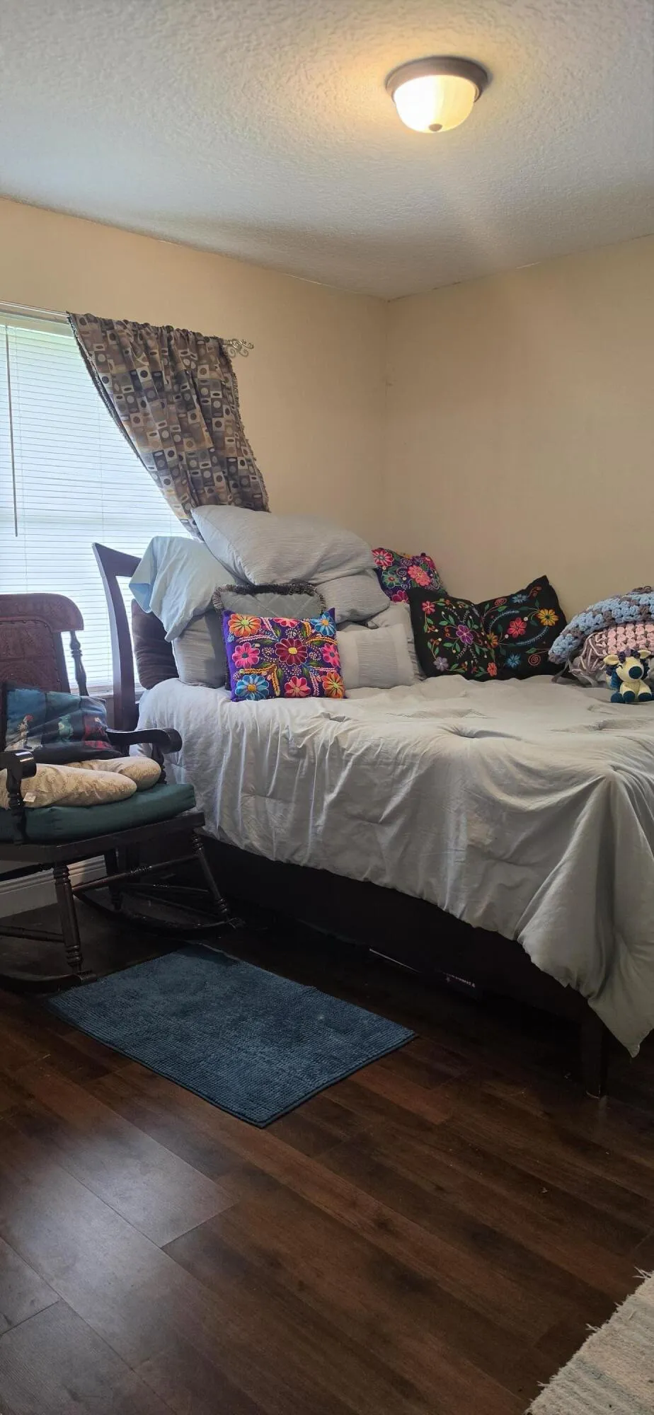 Guest bed