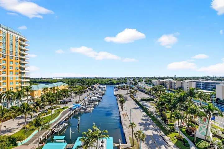 Marina & Restaurants