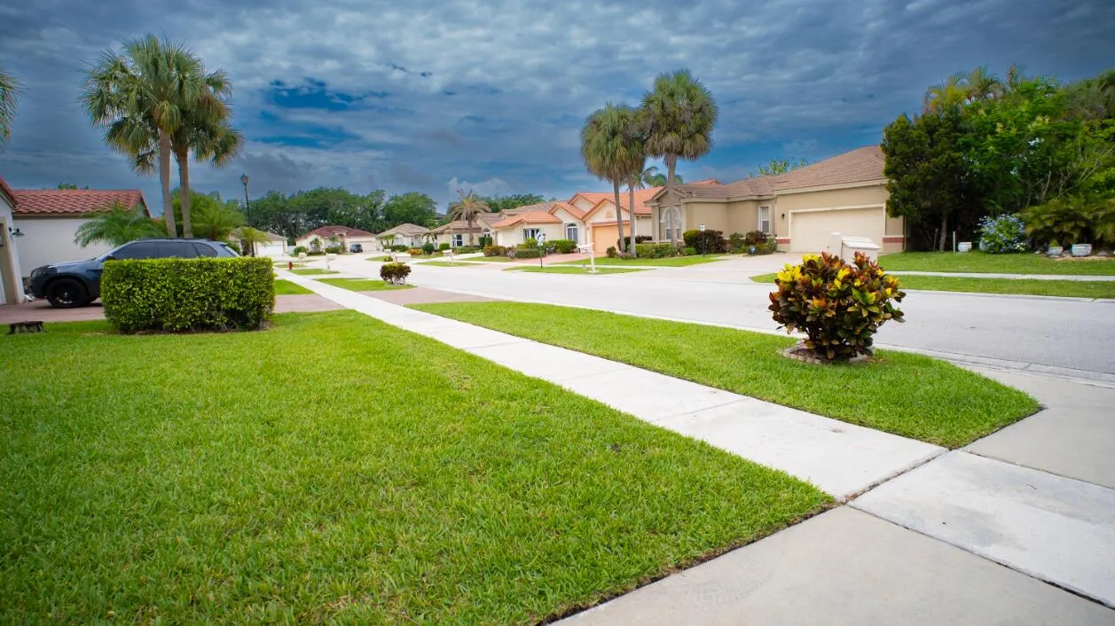 Street view, spacious lots