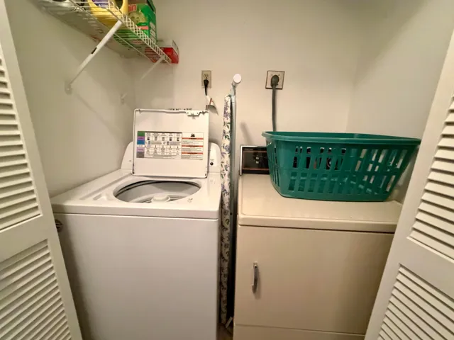 Washer & Dryer Upstairs