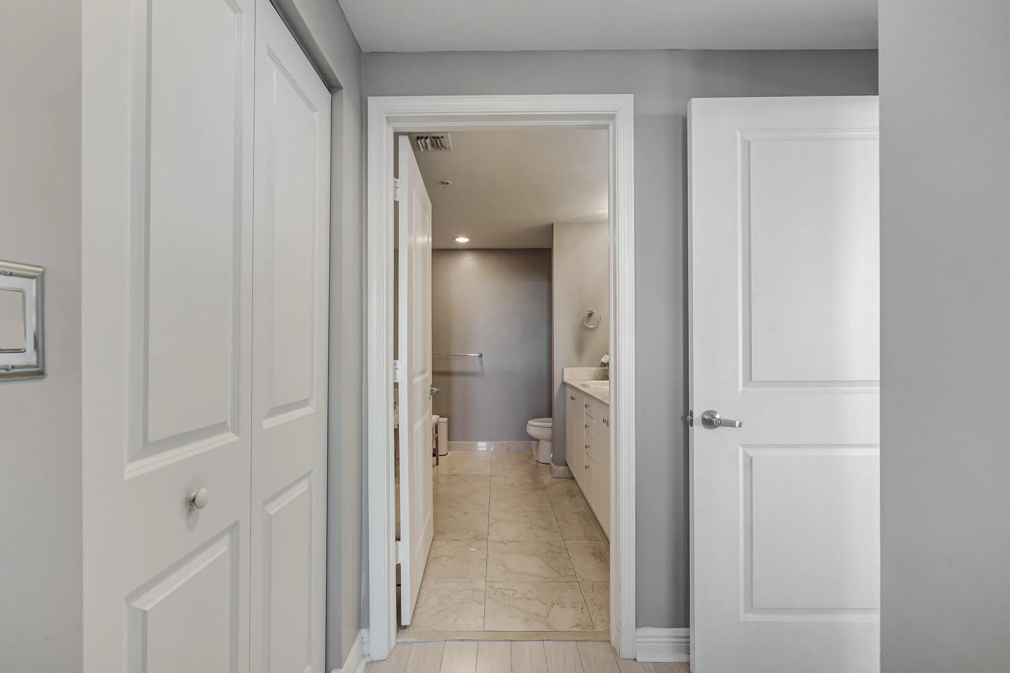 450_N_Federal_Hwy_#715-27