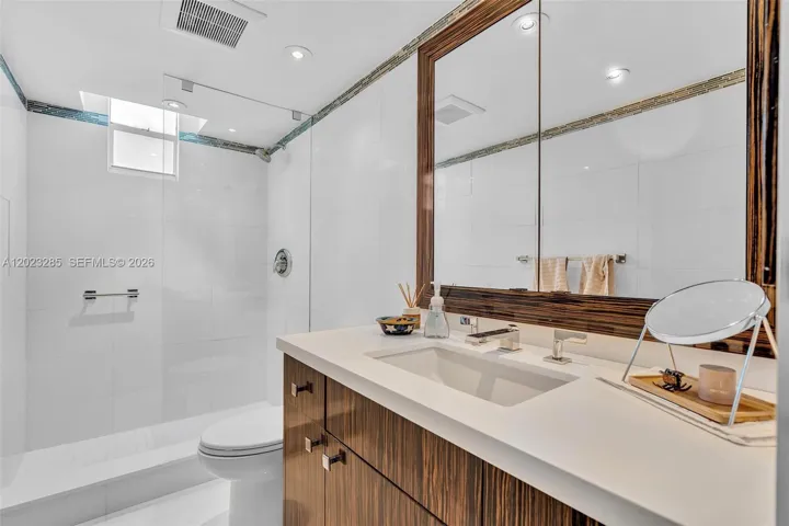 2nd Bathroom