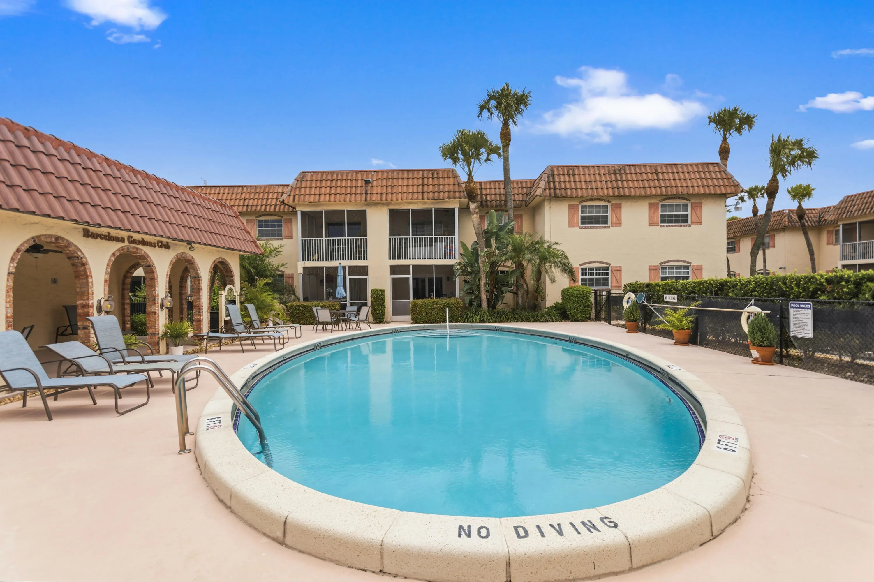 Community pool