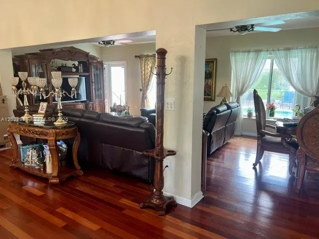 Property photo 37