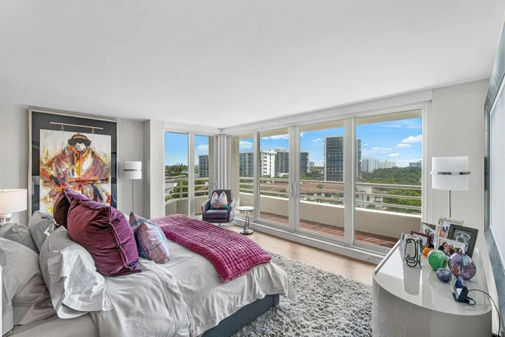 PRIMARY SUITE WITH PRIVATE BALCONY!