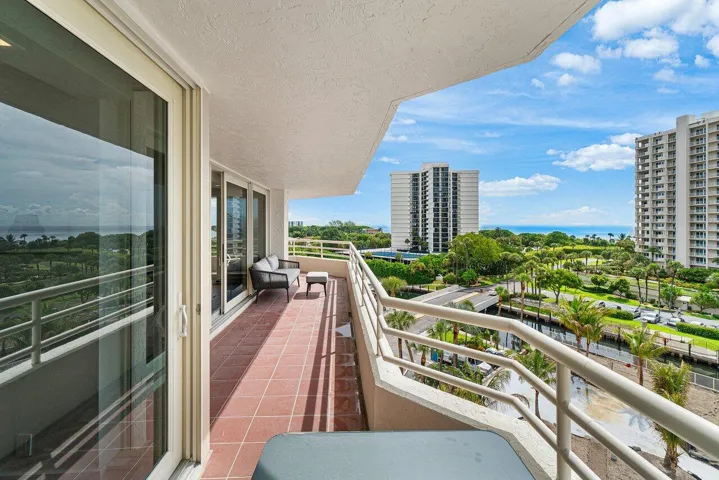 LARGE BALCONY