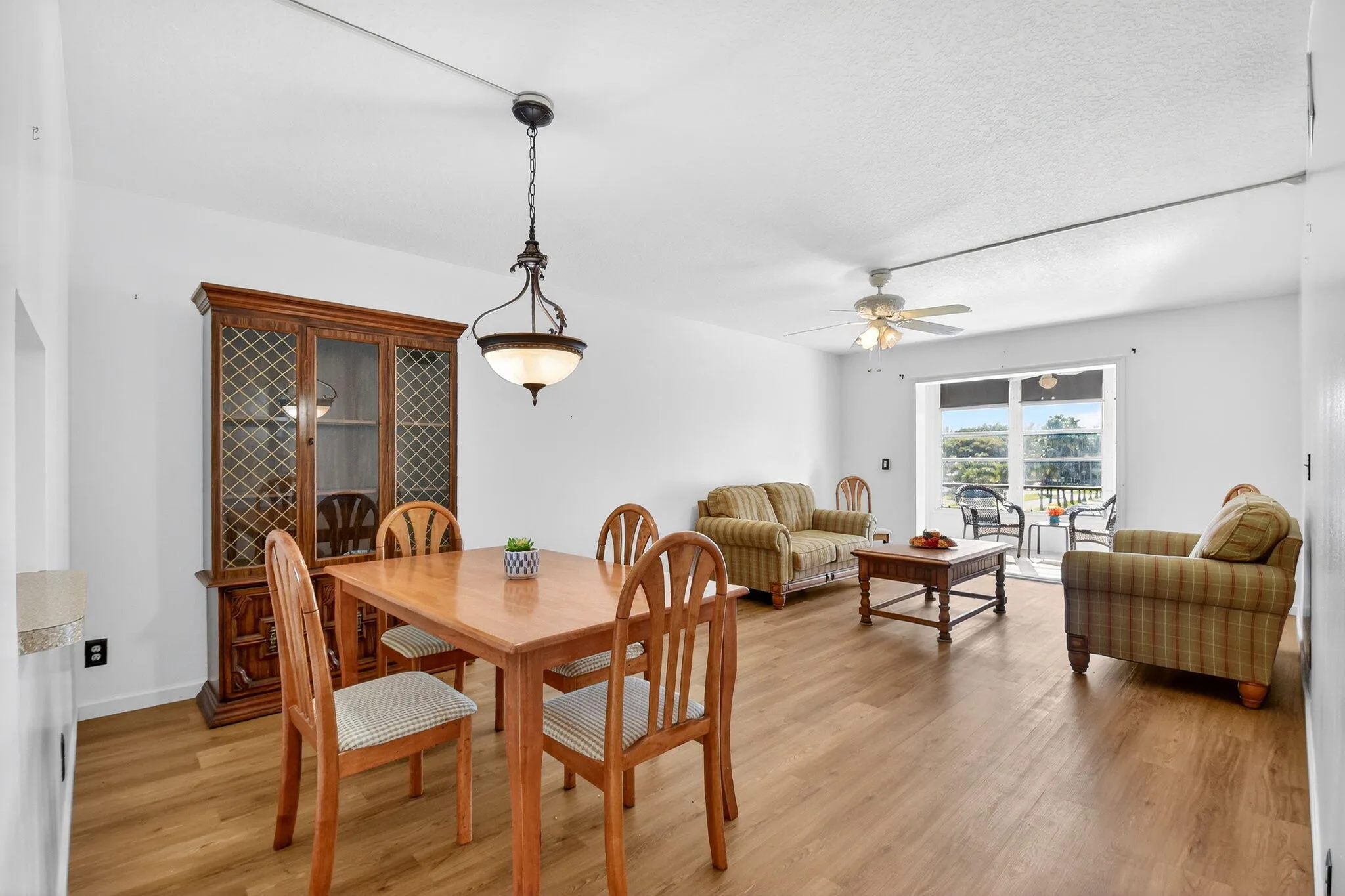 DINING/LIVING