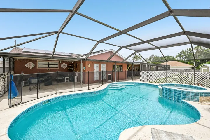 5-web-or-mls-SW Mercer St-S3105-043