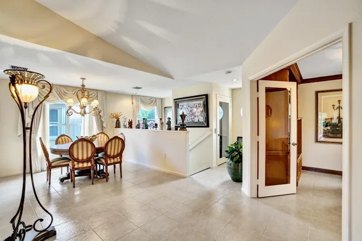 12434 Crystal Pointe - 17