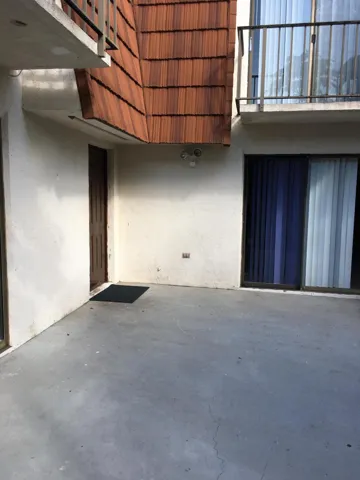 Patio enclosed Entrance