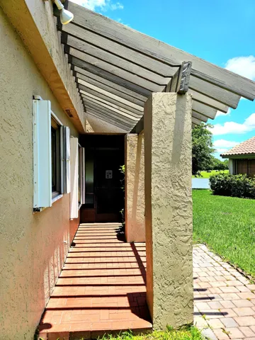 Pergola entrance