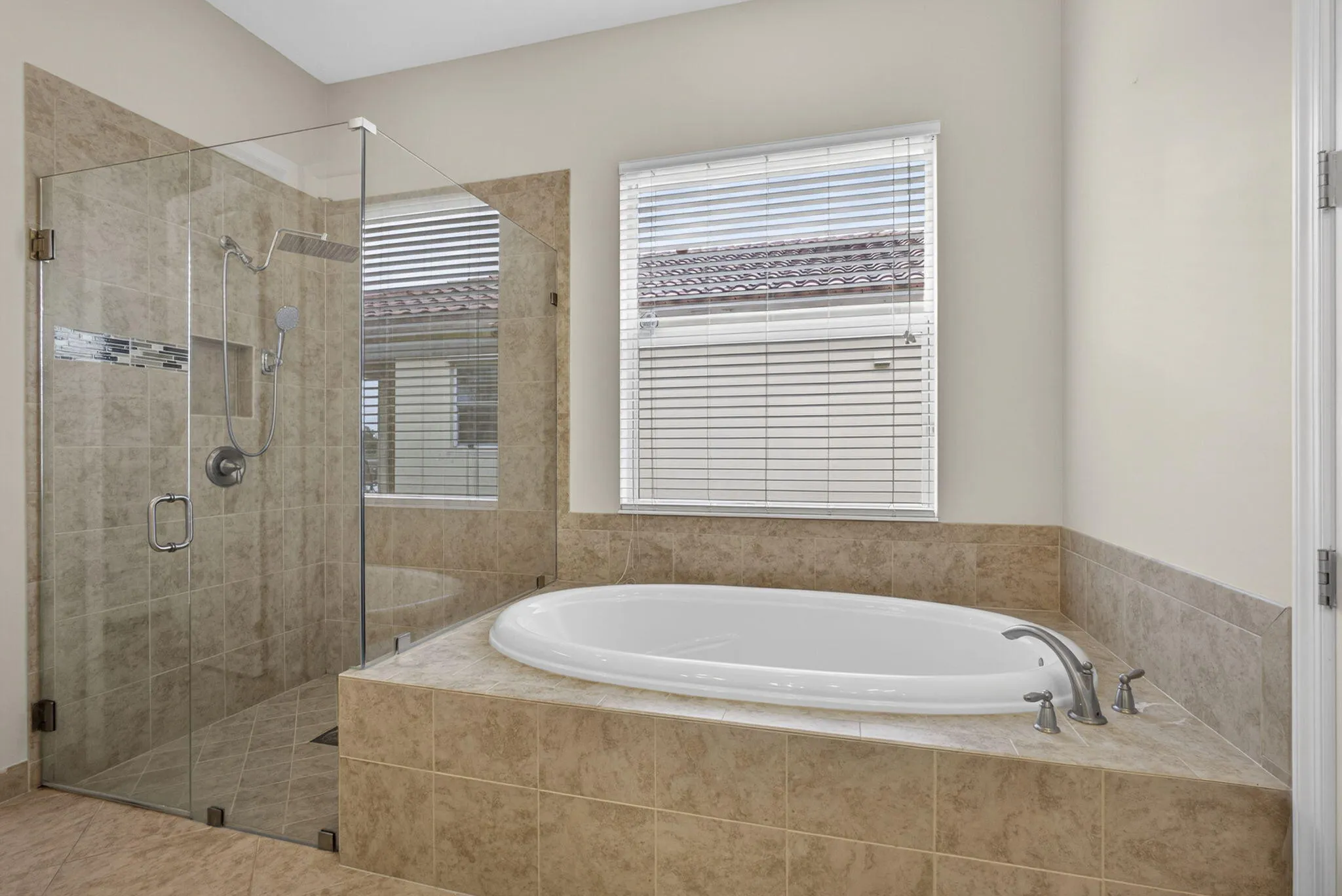 44-web-or-mls-BS1A1323