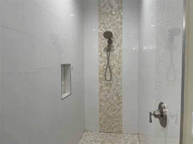 Principal Shower