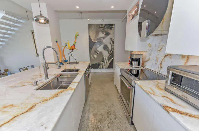 108 Lake Ave 403 Carol-014-011-666x438