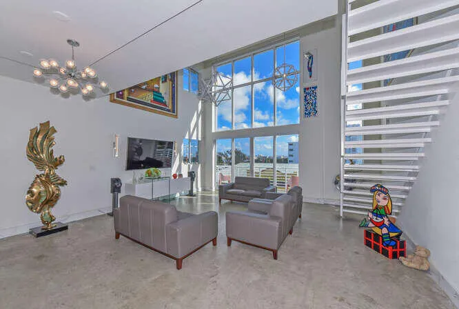 108 Lake Ave 403 Carol-017-038-666x448