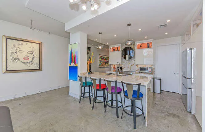 108 Lake Ave 403 Carol-012-007-666x429