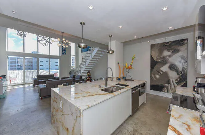 108 Lake Ave 403 Carol-011-037-666x438