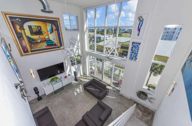 108 Lake Ave 403 Carol-024-042-666x438