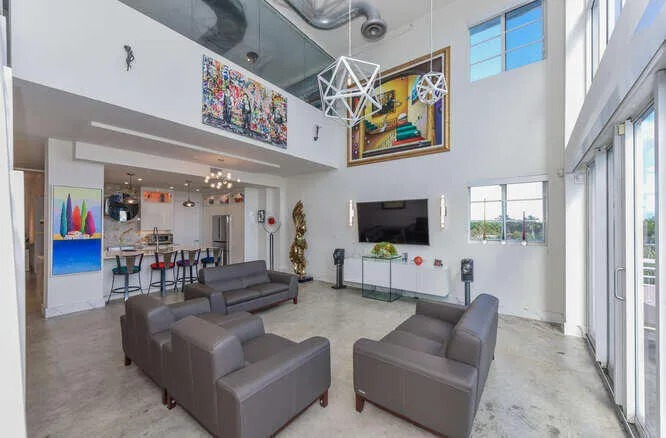 108 Lake Ave 403 Carol-018-040-666x438