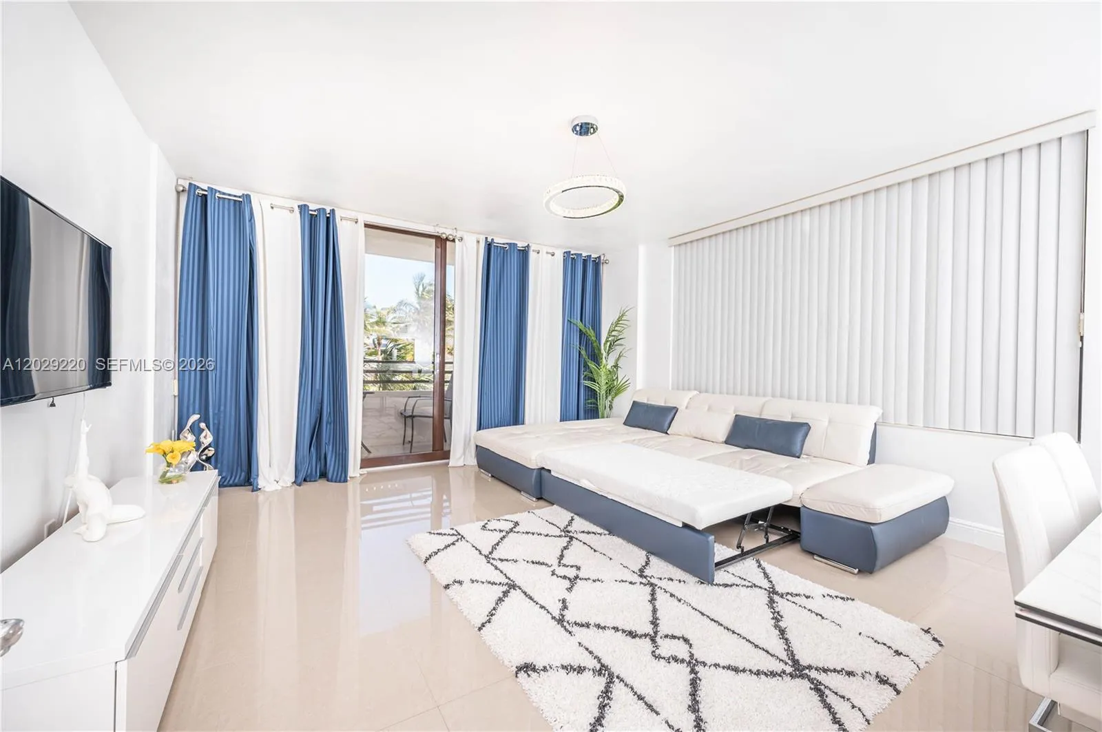 Living Room/w King Size Sofa Bed